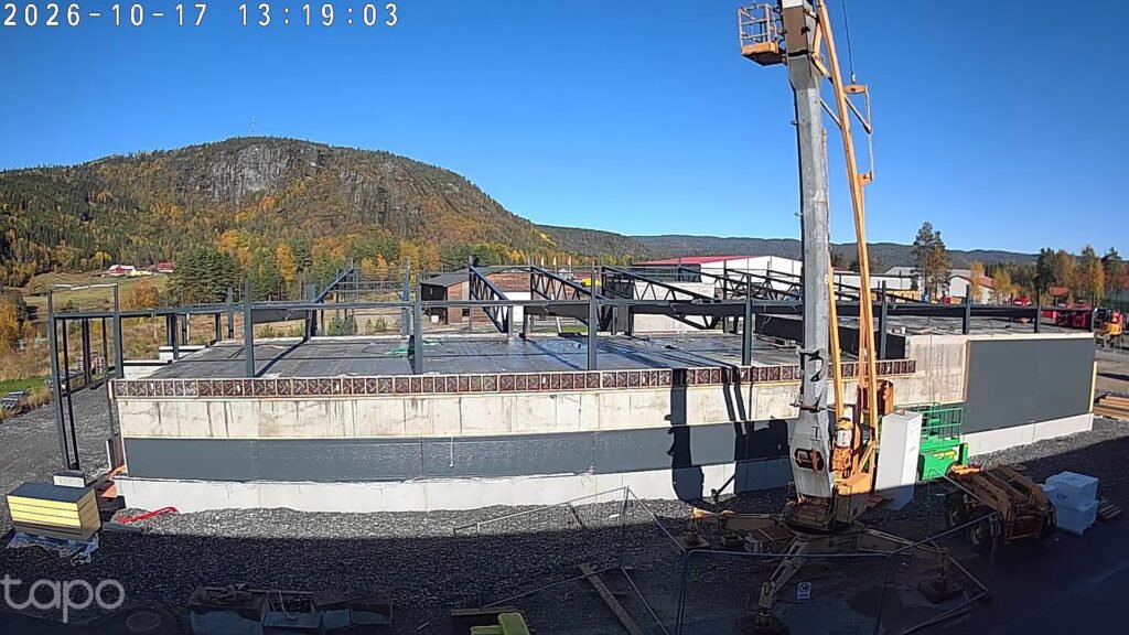 Evje Jakt og Skytesenter er under utvikling. Her publiserer vi ukentlige bilder fra byggeplassen slik at du kan følge reisen fra første spadetak til ferdig senter.